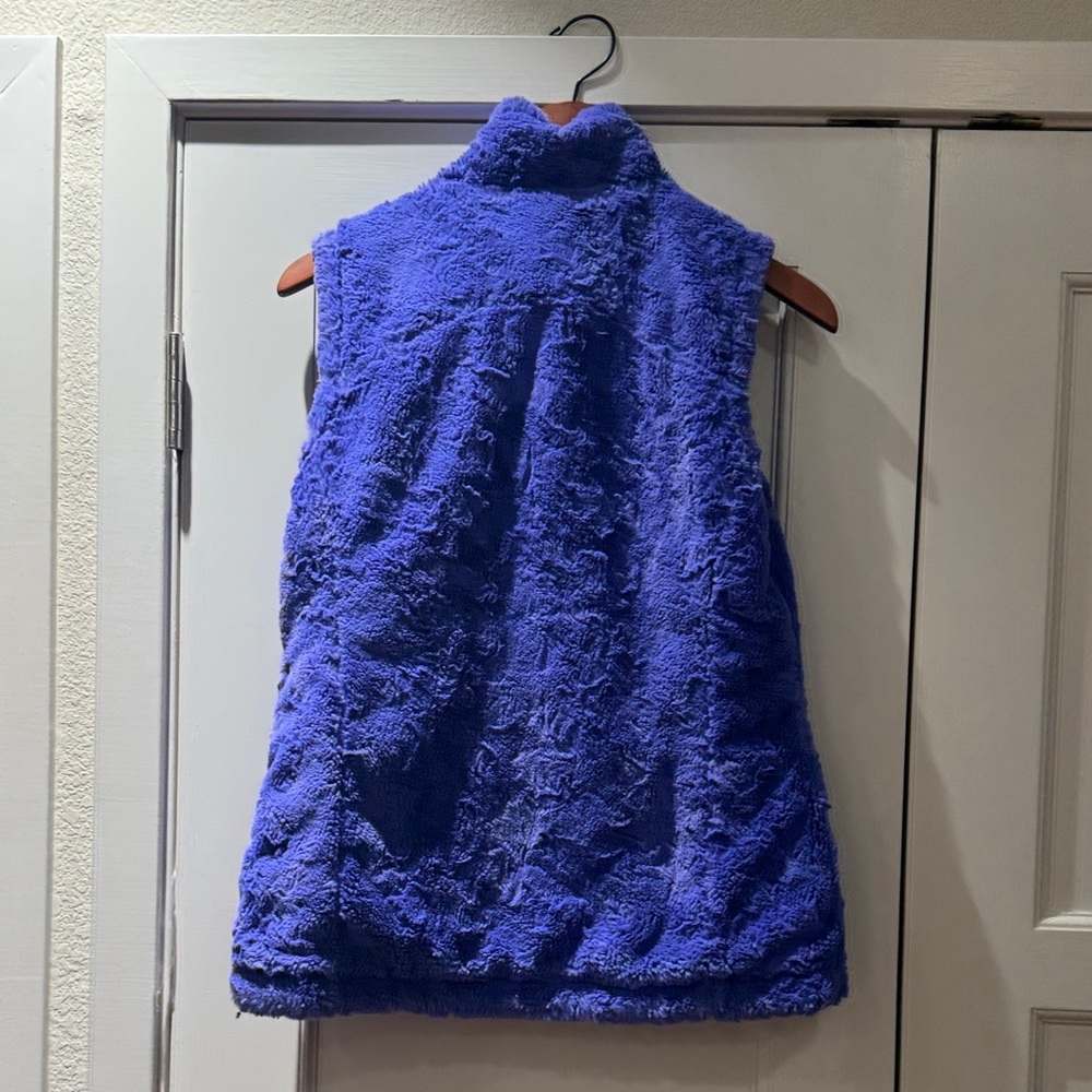 The North Face Women's Purple Quilted reversible Vest size M - Picture 9 of 9
